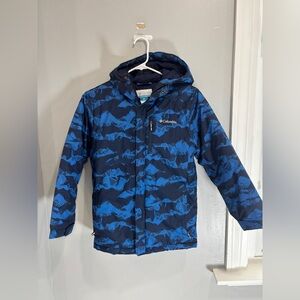 Columbia Boys' Alpine Free Fall II Jacket Blue Camo Medium 10/12 Ski Jacket